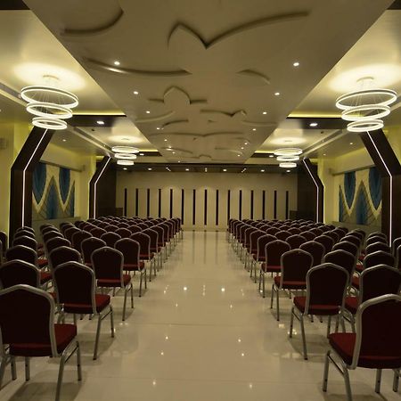Hotel Jhankar Palace Dhule Экстерьер фото