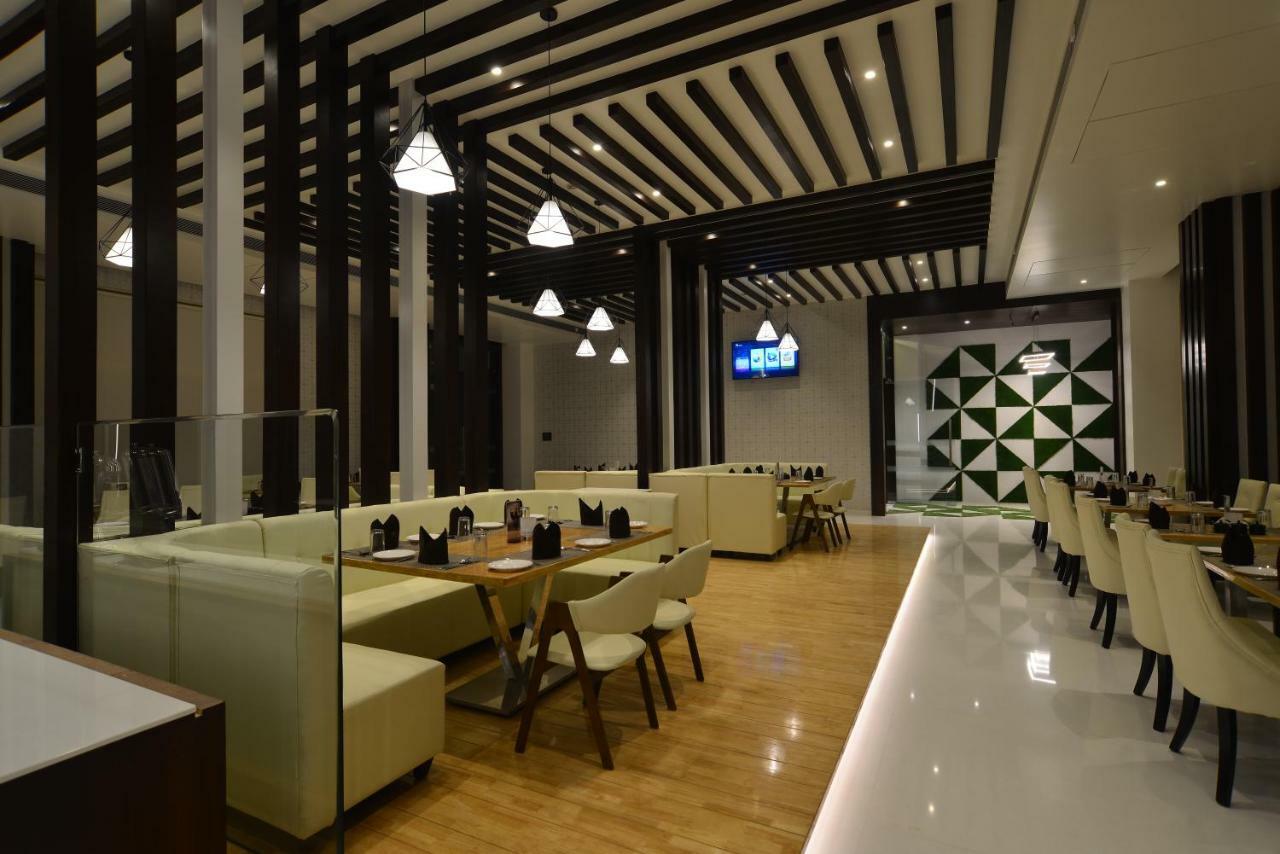Hotel Jhankar Palace Dhule Экстерьер фото