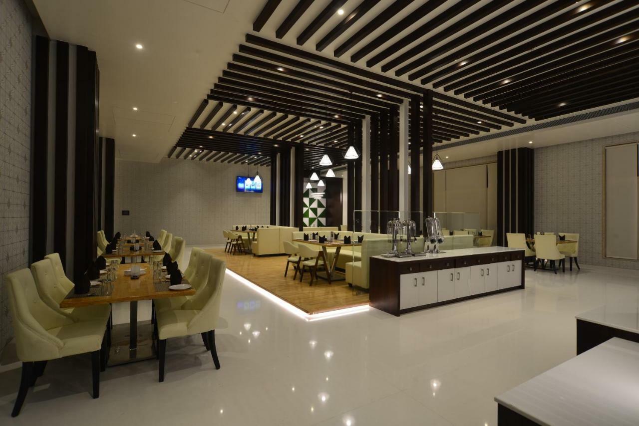 Hotel Jhankar Palace Dhule Экстерьер фото