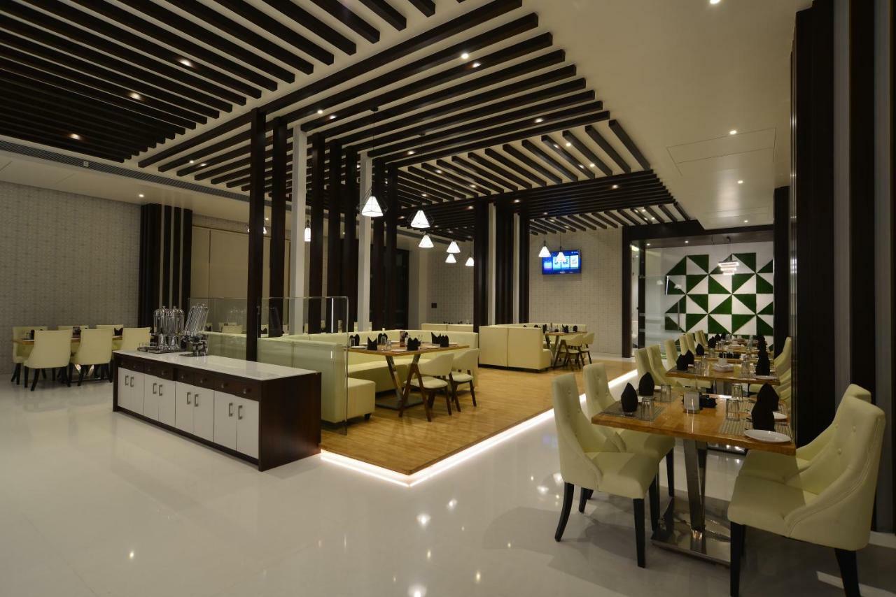 Hotel Jhankar Palace Dhule Экстерьер фото